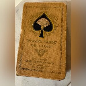 De Luxe Playing Cards in Tan Tuck Box - Classic Spade Design